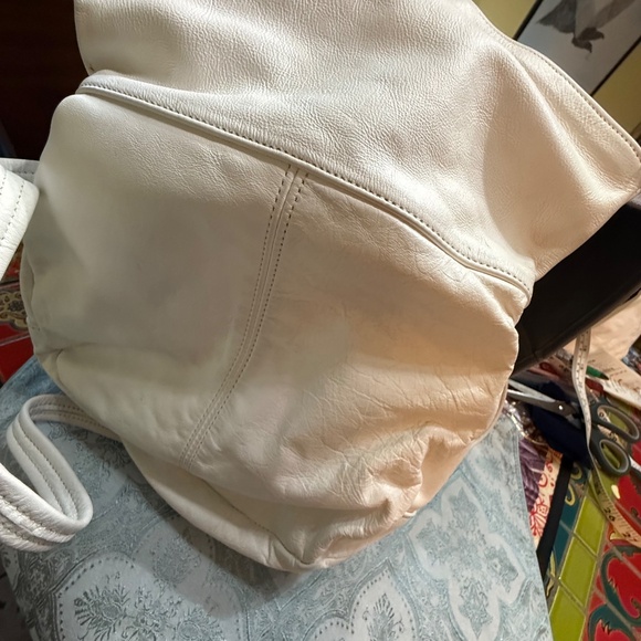 White Leather Shoulder bag, barely used - Picture 6 of 6